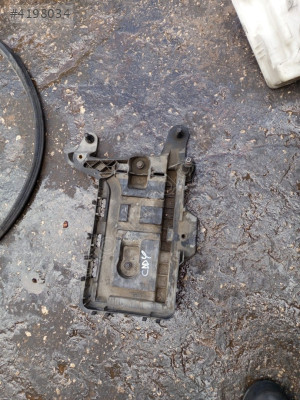 VOLKSWAGEN CADDY AKÜ ALTI PLASTİK GÜÇMANLAR OTO