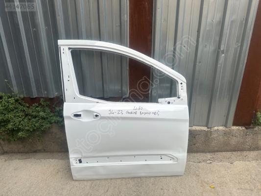 Ford Courier sağ ön kapı beyaz çıkma