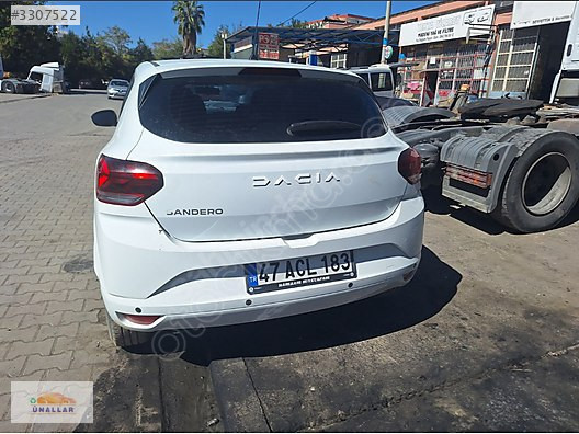 DACİA SANDERO ARKA BAGAJ KAPAĞI CAMI ÜNALLAR OTO ÇIKMA YEDEK