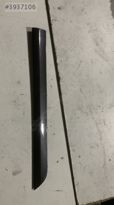 3G0854950 Passat b8 sağ arka kapı çıtası sıfır orjinal