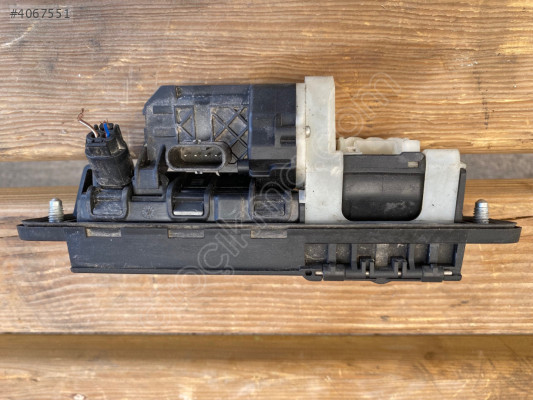 A09975001600 MERCEDES W213 ARKA KAMERA ve BAGAJ AÇMA DÜĞMESİ