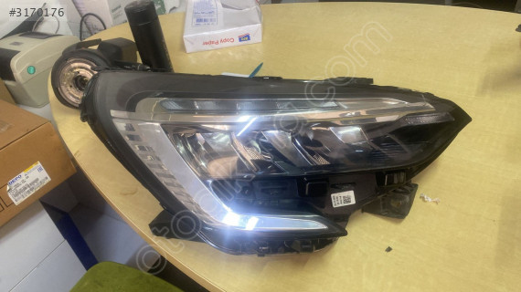 Renault Clio 5 sağ far