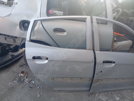 Kis picanto sağ arka kapı  2004-2011