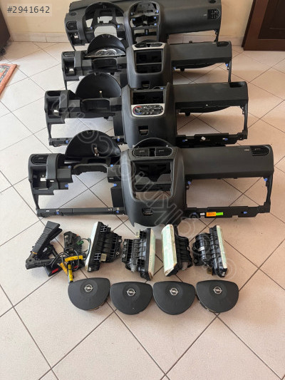 Opel corsa torpido çıkma