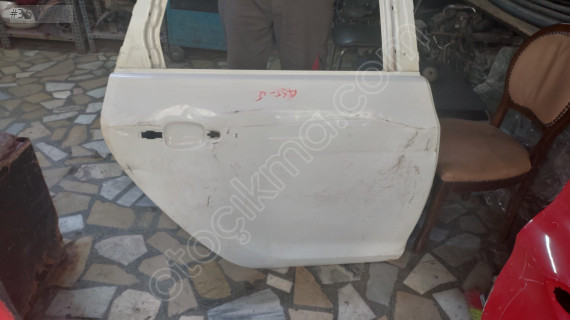 Opel Astra J Orjinal Çıkma Sağ Arka Kapı