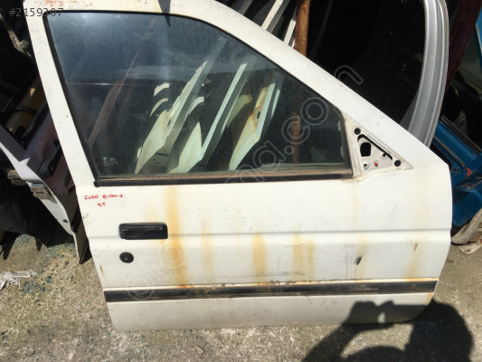 Ford Escort 1995 Sağ Ön Kapı Menteşesi Cam Krikosu