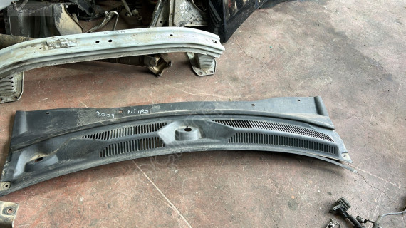 2009 DODGE NITRO ÇIKMA ORJINAL HATASIZ ÖN CAM IZGARASI