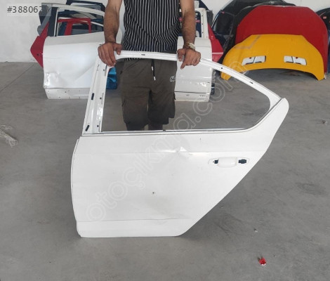 2013/2019 SKODA OCTOVIA BEYAZ SOL ARKA KAPI ORJINAL LOKALLİK