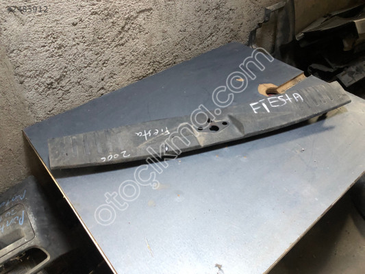 FORD FİESTA BAGAJ ALT PLASTİĞİ