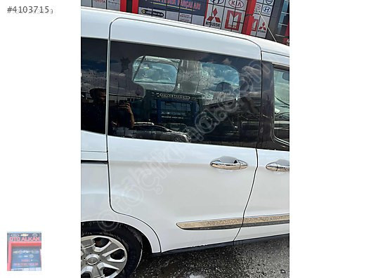 FORD COURİER BEYAZ SAĞ SÜRGÜLÜ KAPI ÇIKMA ORİJİNAL HATASIZ