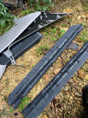 Mazda 323 sol kapı eşigi