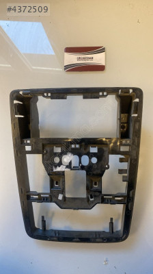 315671560 opel astra j ön tavan lambası baglantı yuvası