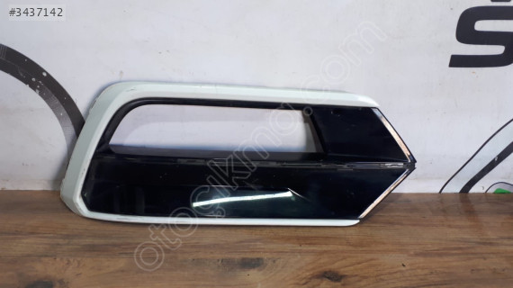 PASSAT B8 R-LİNE SAĞ SİS KAPAĞI