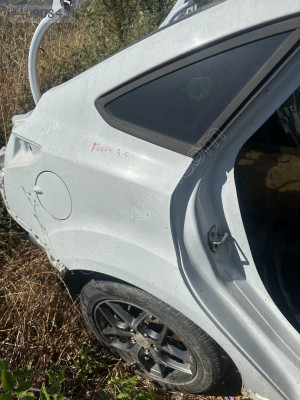 FORD FOCUS 3.5 SAĞ ARKA ÇAMURLUK ÜÇEL OTO ÇIKMA BURSA