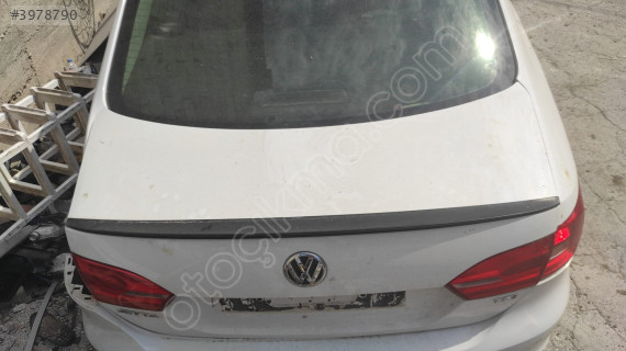 Jetta 2014 bagaj kapağı