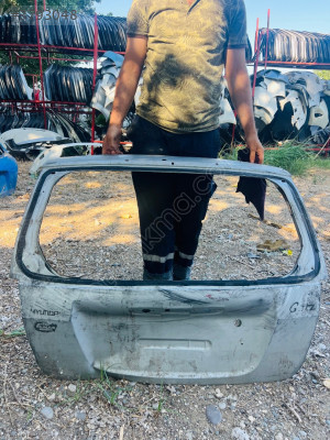 Hyundai Getz çıkma arka bagaj kapağı