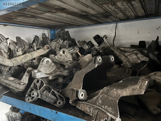 TRANSPORTER T5 2.5 TDİ ÇIKMA ORJİNAL MOTOR KULAKLARI