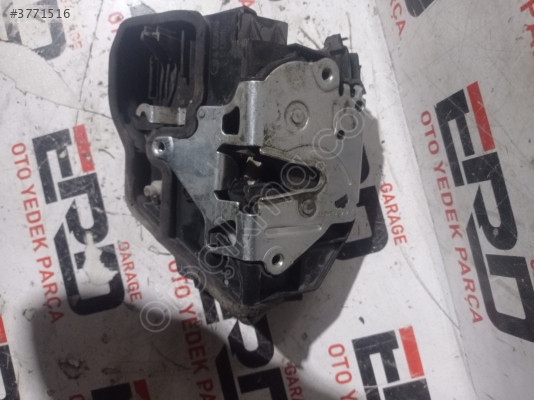 BMW F10 SOL ARKA KAPI KİLİDİ A053702