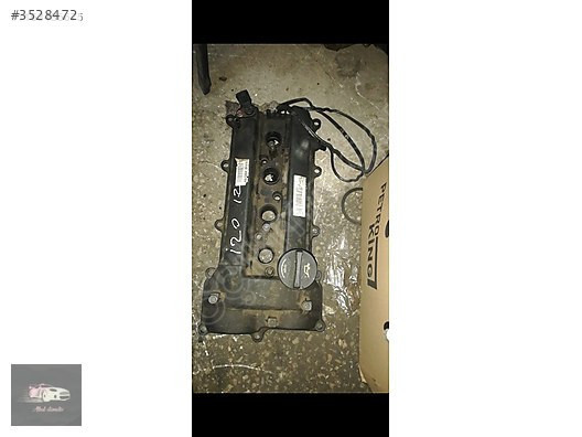 Hyundai i20 2011 model motor üst plastik kapağı