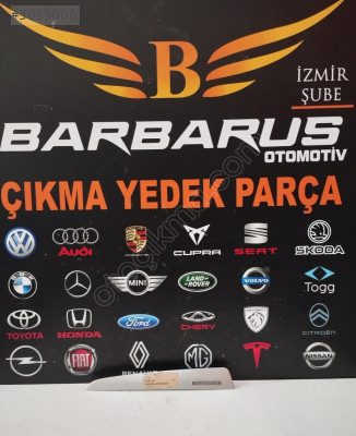 AUDİ Q5 GÖĞÜSLÜK KAPLAMASI 8R1853190