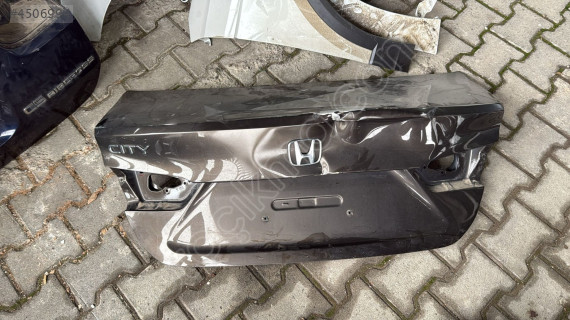 Honda city bagaj kapağı