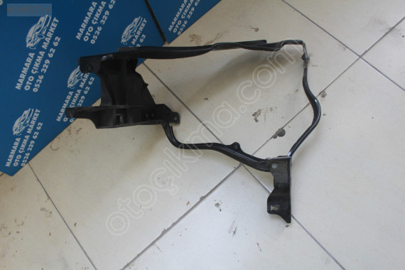 MERCEDES 212 SOL FAR YUVA SACI
