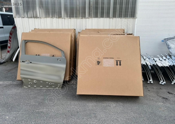 Renault captur sağ ön kapı.801008636R