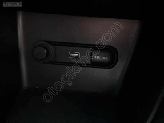 2024 Hyundai Tucson Usb Girişi Ve Çakmaklık