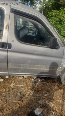 2003 Citroën Berlingo Peugeot Partner sağ ön kapı