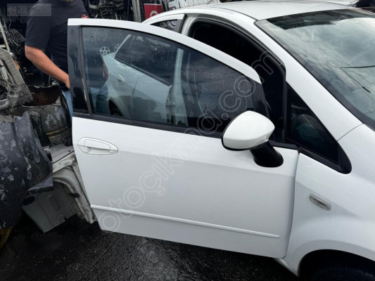 FİAT LİNEA SAĞ ÖN KAPI KONUK OTO