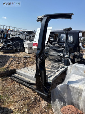 Mercedes ciro sağ marşpiyel direk sacı