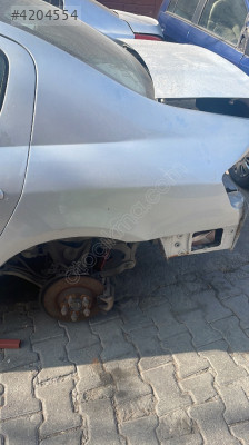 Peugeot 407 sol arka Çamurluk