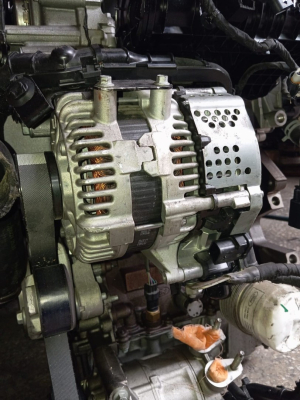 FORD FOCUS 1.0 HYBRİD ŞARJ DİNAMOSU