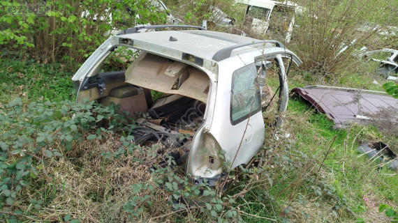 Peugeot 307 sw sağ sol arka çamurluk
