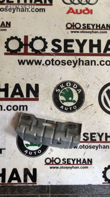 1K0858687H Volkswagen Golf 6 tavan tutamağı bağlantı braketi