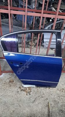 VOLKSWAGEN PASSAT SAĞ ARKA KAPI