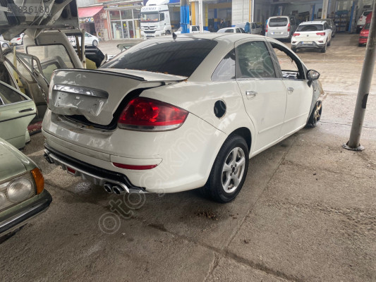 Fiat Linea arka bagaj kapağı ve kıç