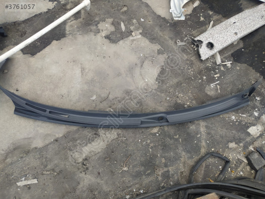 ÇIKMA BMW 3 SERİSİ E46 ÖN CAM IZGARASI 51718208483