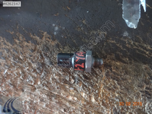 TOYOTA YARIS 2013 ÇIKMA YAĞ SENSÖRÜ