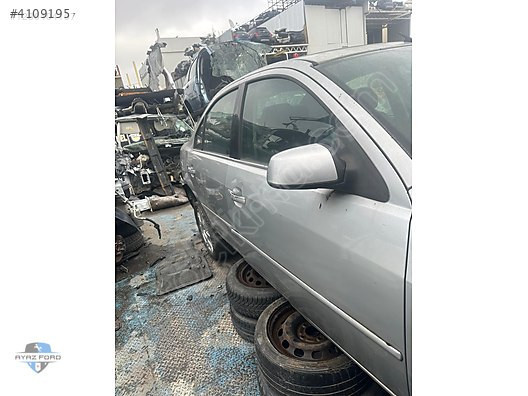 Ford Mondeo 2 Çıkma Sağ Ön Kapı