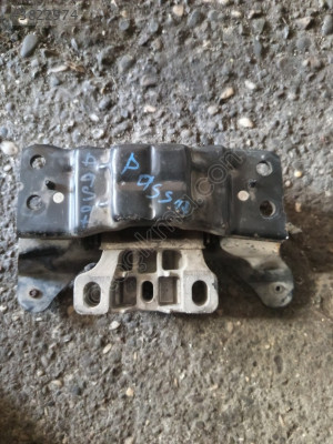 PASSAT MOTOR TAKOZU