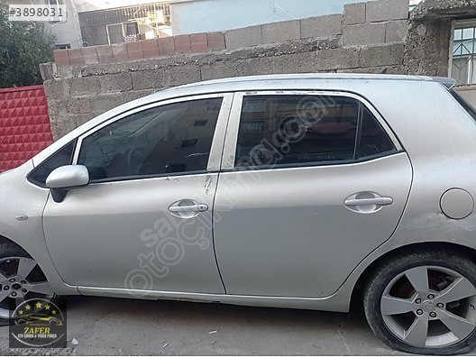 Toyota Auris sol ön kapı Toyota Auris sol arka kapı