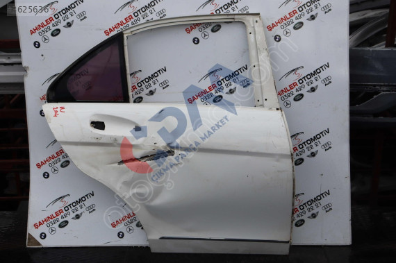 MERCEDES C SERİSİ A204 W204 SAĞ ARKA KAPI