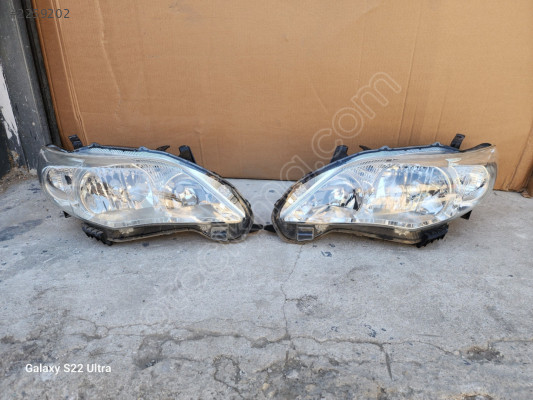 Toyota Corolla sağ sol far