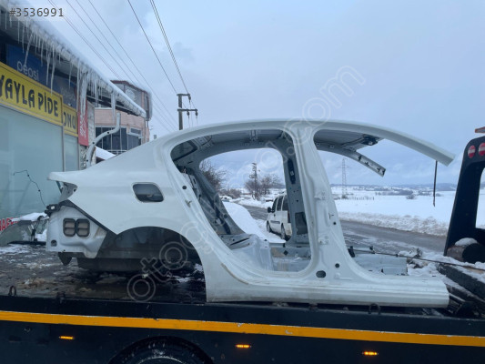 Fiat Egea sağ arka çamurluk orijinal temiz