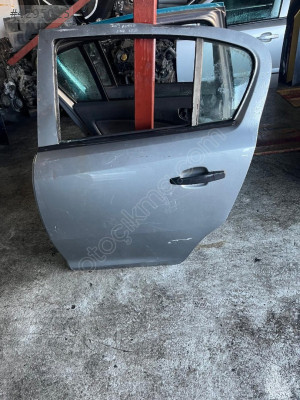 opel corsa d sol arka kapı