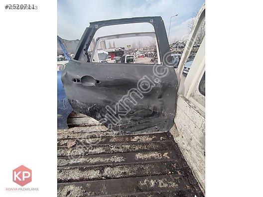 Renault Captur sağ arka kapı