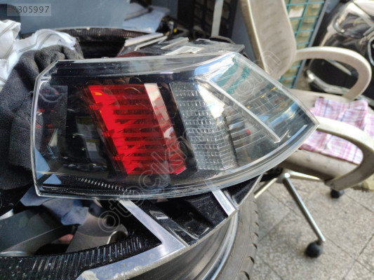 Peugeot 508 sağ arka stop şeffaf