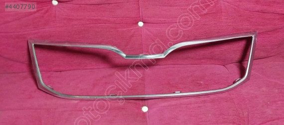 5E0853761 orj 13-17 skoda octavia ön panjur nikelajı