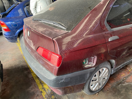 1996 MODEL ALFA ROMEO 146 SAĞ ARKA ÇAMURLUK